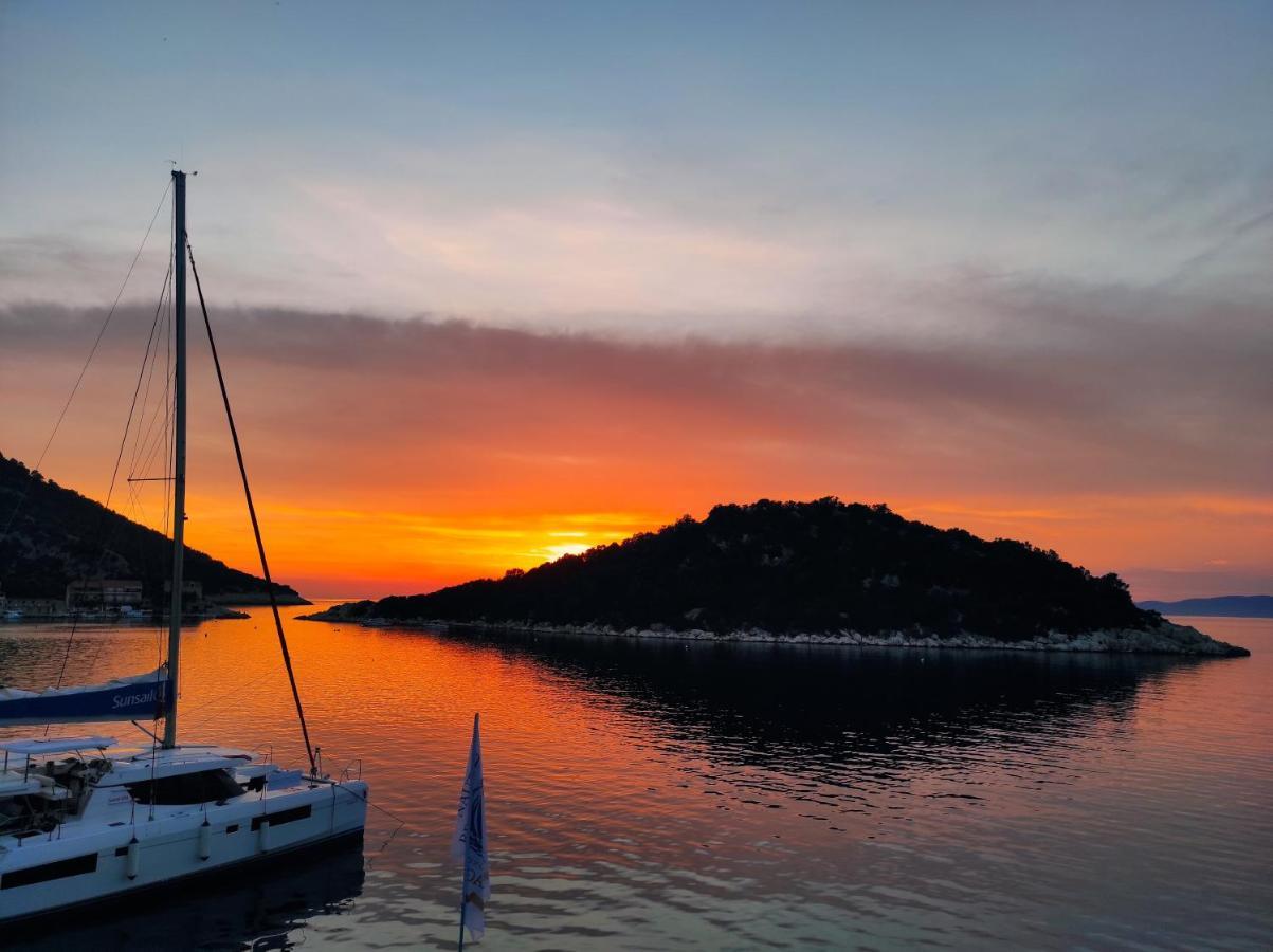 Apartmani Kate Lastovo Exteriör bild