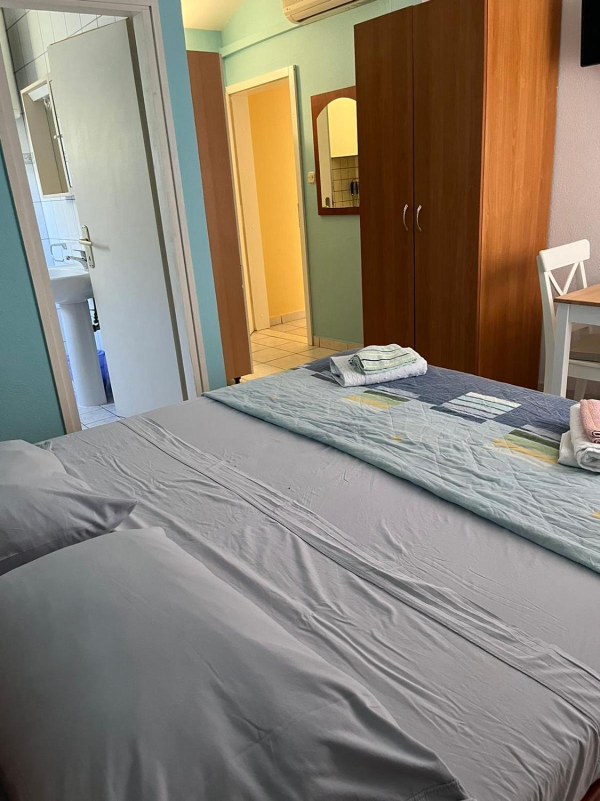 Apartmani Kate Lastovo Rum bild