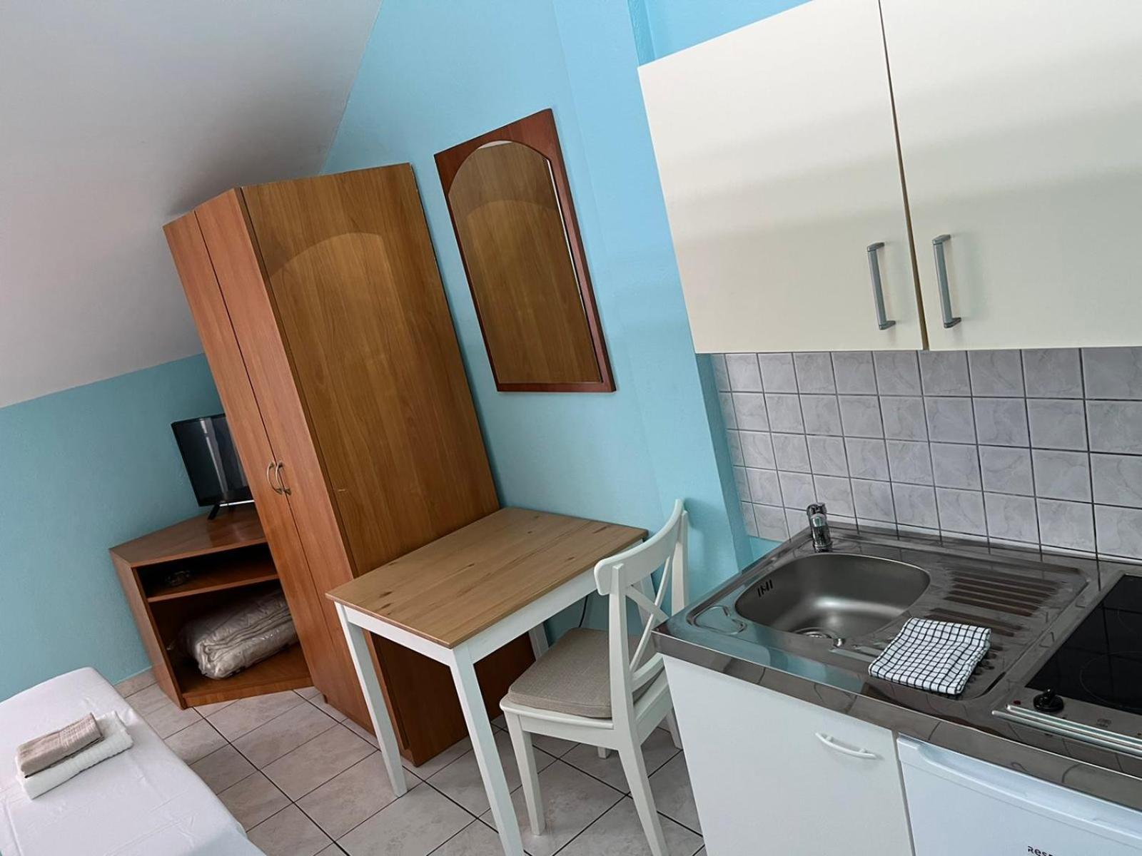 Apartmani Kate Lastovo Rum bild