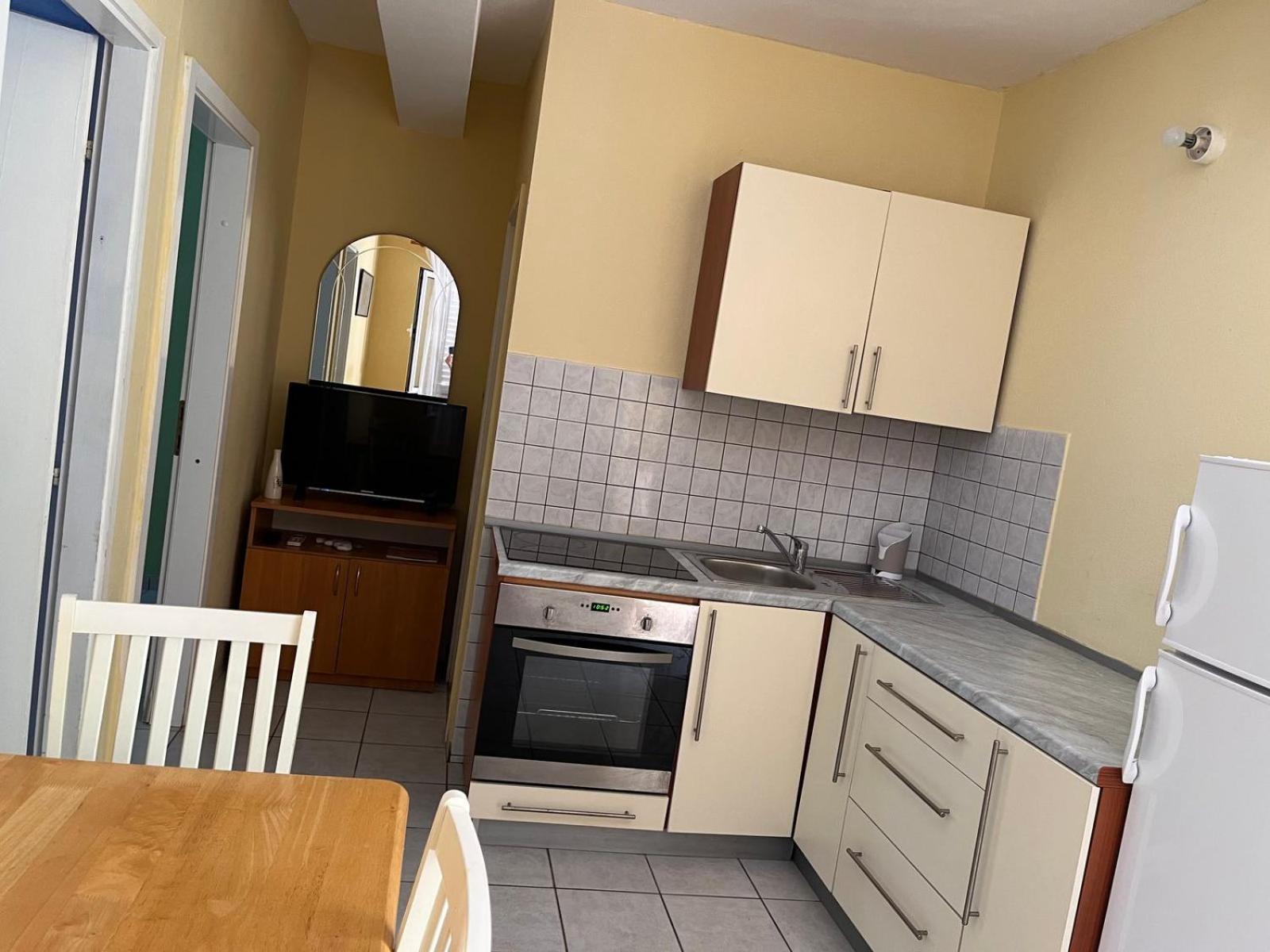 Apartmani Kate Lastovo Rum bild