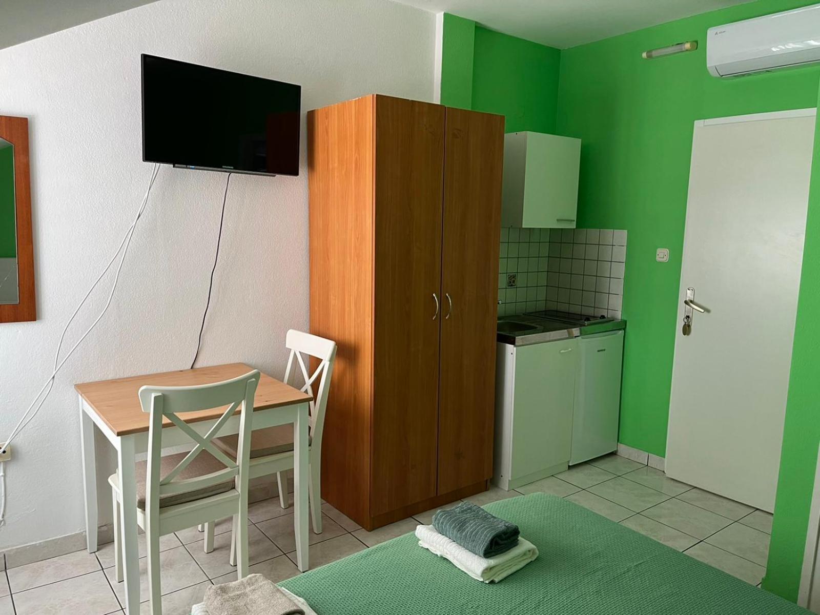 Apartmani Kate Lastovo Rum bild