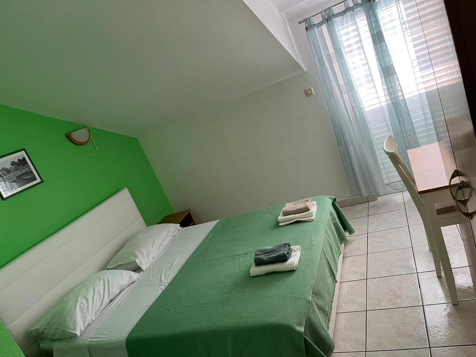 Apartmani Kate Lastovo Rum bild